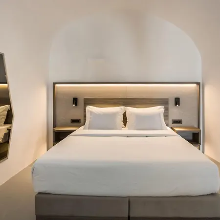 Sun Rocks Boutique - Caldera View & Sunset Dining Experience Φηροστεφάνι
