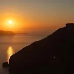 Sun Rocks Boutique - Caldera View & Sunset Dining Experience 3*