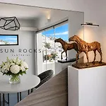 Sun Rocks Boutique - Caldera View & Sunset Dining Experience 3*