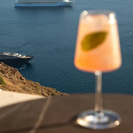Sun Rocks Boutique - Caldera View & Sunset Dining Experience