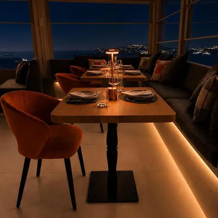 Sun Rocks Boutique - Caldera View & Sunset Dining Experience Firostefani