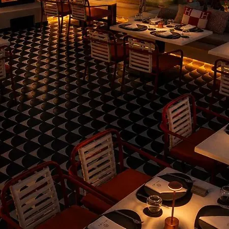 Sun Rocks Boutique - Caldera View & Sunset Dining Experience 3* Firostefani