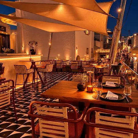 Sun Rocks Boutique - Caldera View & Sunset Dining Experience 3* Firostefani