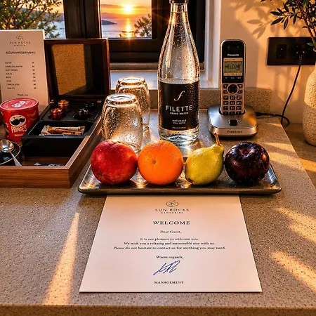 Hotel Sun Rocks Boutique - Caldera View & Sunset Dining Experience 3*