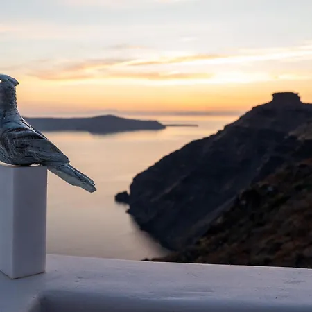 Sun Rocks Boutique - Caldera View & Sunset Dining Experience Hotell 3*