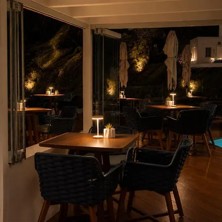 Sun Rocks Boutique - Caldera View & Sunset Dining Experience Firostefani
