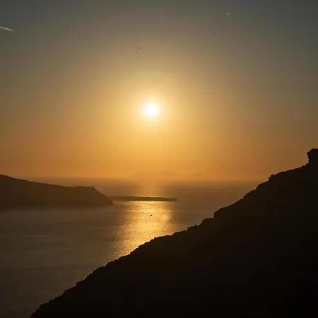 Sun Rocks Boutique - Caldera View & Sunset Dining Experience 3* Firostefani