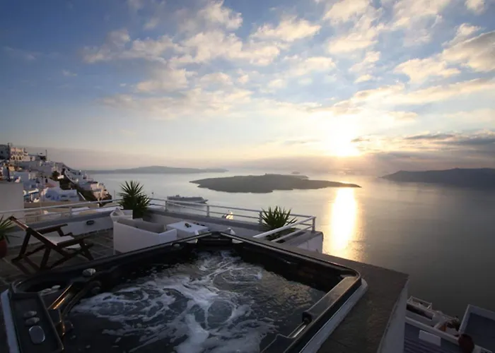 Sun Rocks Boutique 3* Firostefani