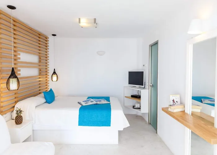 Sun Rocks Boutique Firostefani