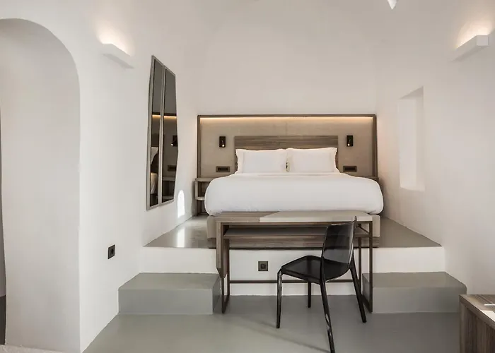 Sun Rocks Boutique Hotel Firostefani