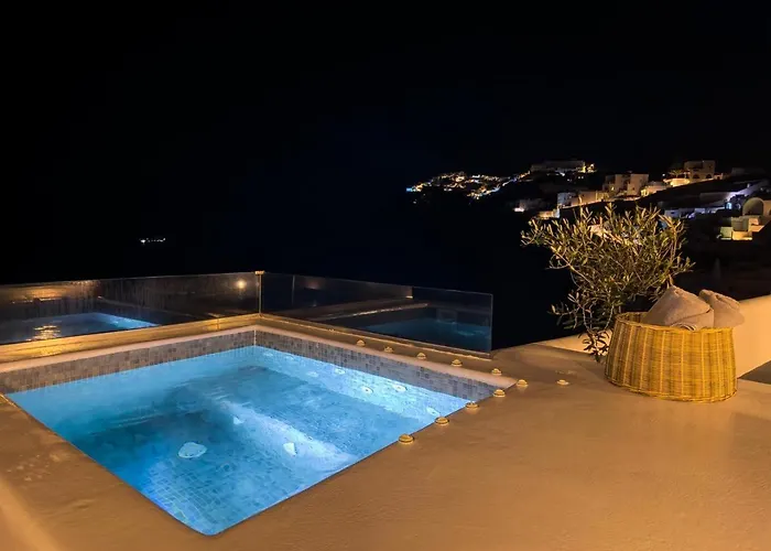 Sun Rocks Boutique - Caldera View & Sunset Dining Experience מלון