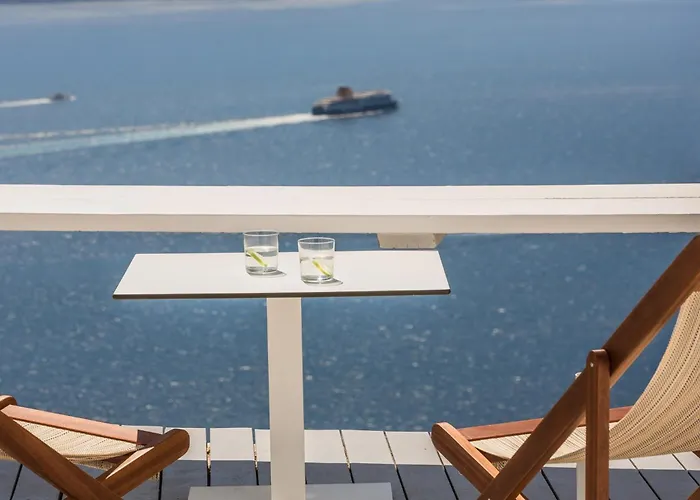 Sun Rocks Boutique - Caldera View & Sunset Dining Experience מלון 3*