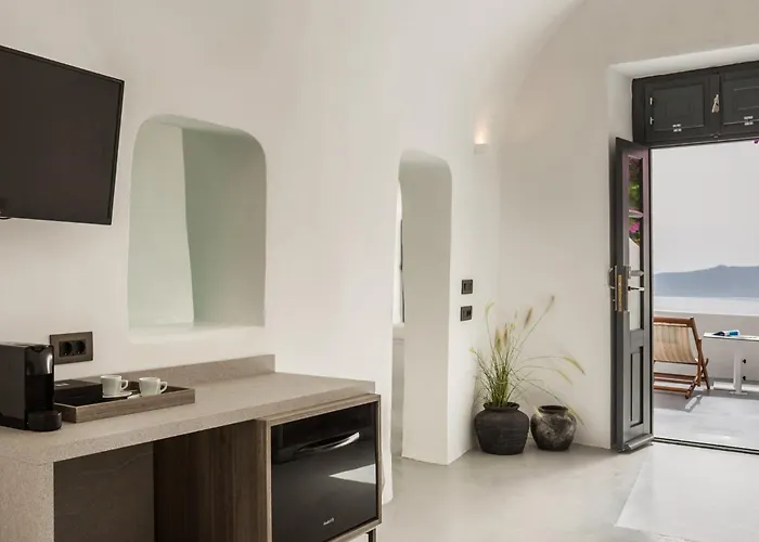 Sun Rocks Boutique Hotel 3*