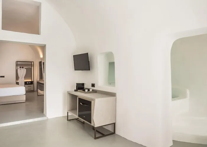 Sun Rocks Boutique - Caldera View & Sunset Dining Experience 3*