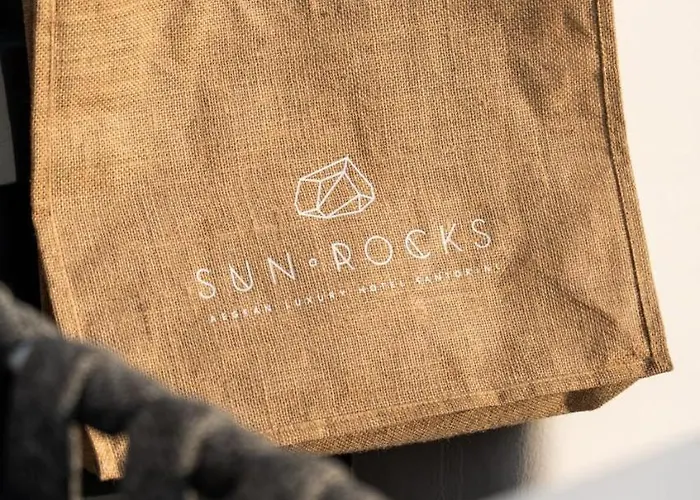 Sun Rocks Boutique Firostefani