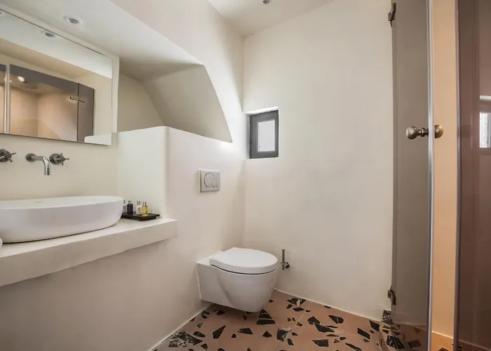 Sun Rocks Boutique Hotel