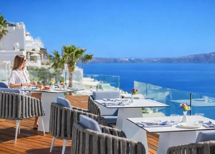 Sun Rocks Boutique - Caldera View & Sunset Dining Experience ホテル 3*