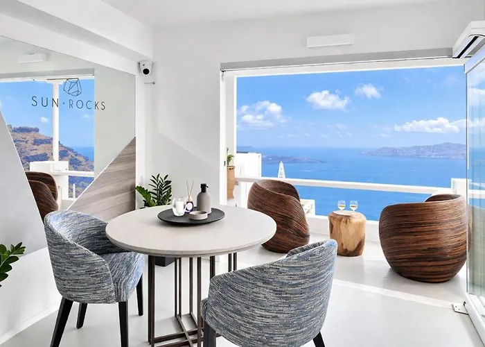 Sun Rocks Boutique - Caldera View & Sunset Dining Experience ホテル 3*