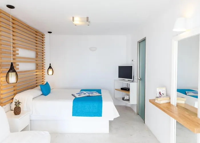 Sun Rocks Boutique Hotel 3*