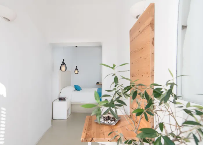 Sun Rocks Boutique Firostefani