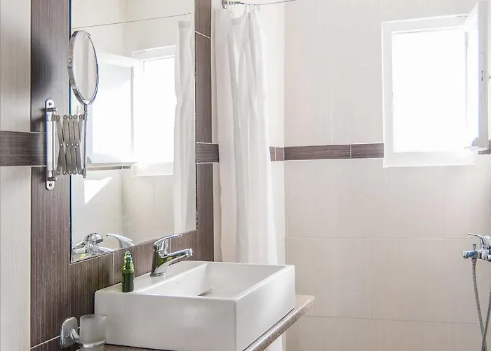 Sun Rocks Boutique Hotel