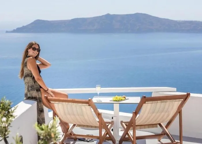 Sun Rocks Boutique 3* Firostefani